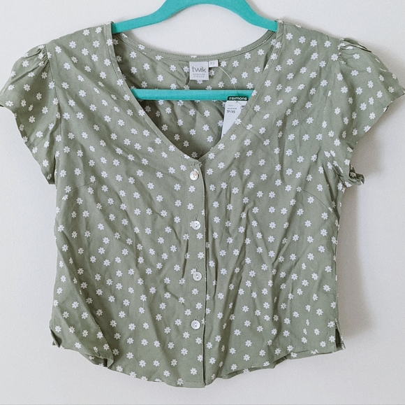 *NWT* Simons TWIK - Floral Cropped Button-Up Blouse - Picture 1 of 14